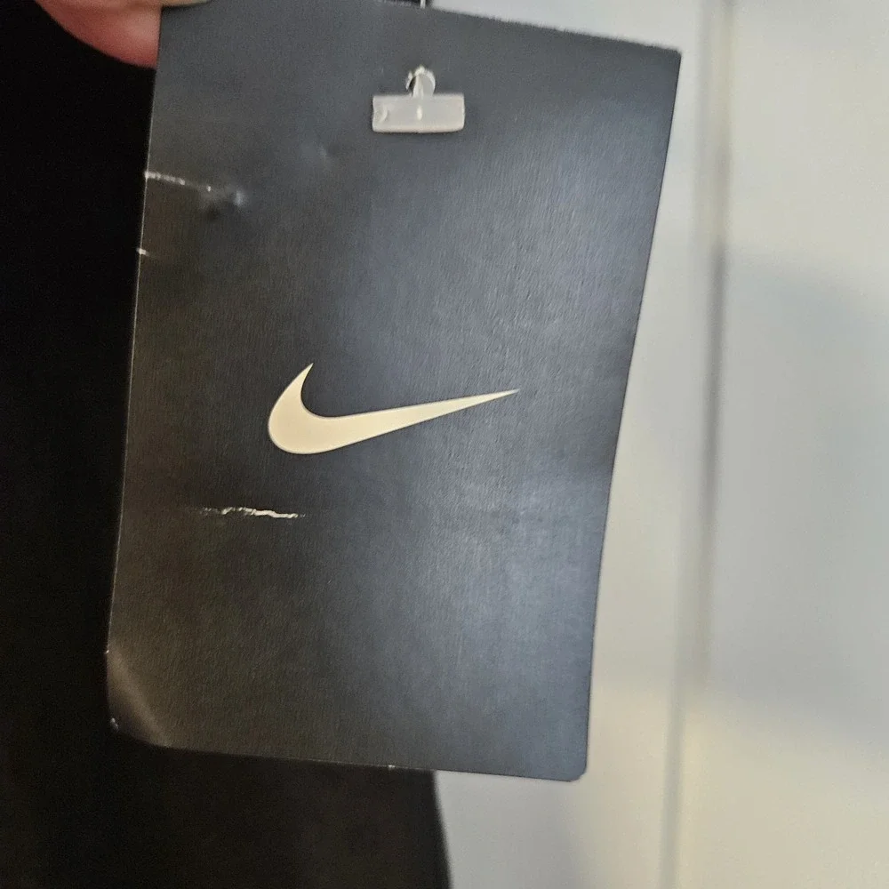 Nike Top‎ Size Medium Black And Gold T-Shirt